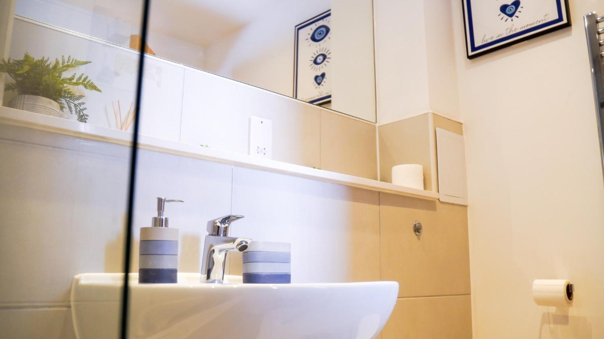 Manchester City Centre Apt With Balcony & Free Parking - Including Free 1-Hour Late Check-Out For Bookings On The 29Th 31St May, Justeat Voucher For 2-Night Stays Minimum! Mánchester Exterior foto
