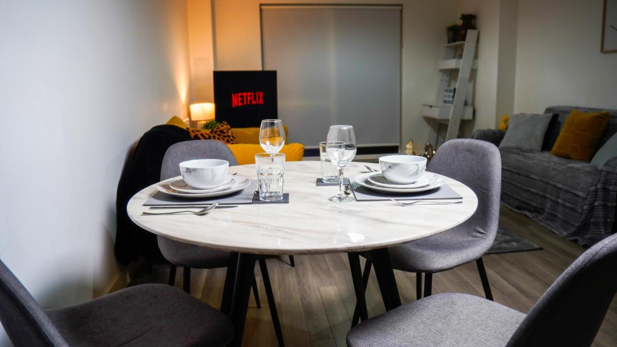 Manchester City Centre Apt With Balcony & Free Parking - Including Free 1-Hour Late Check-Out For Bookings On The 29Th 31St May, Justeat Voucher For 2-Night Stays Minimum! Mánchester Exterior foto